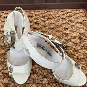 Manolo Blahnik Cream Patent Leather Slingback Sandals with Silver Hardware